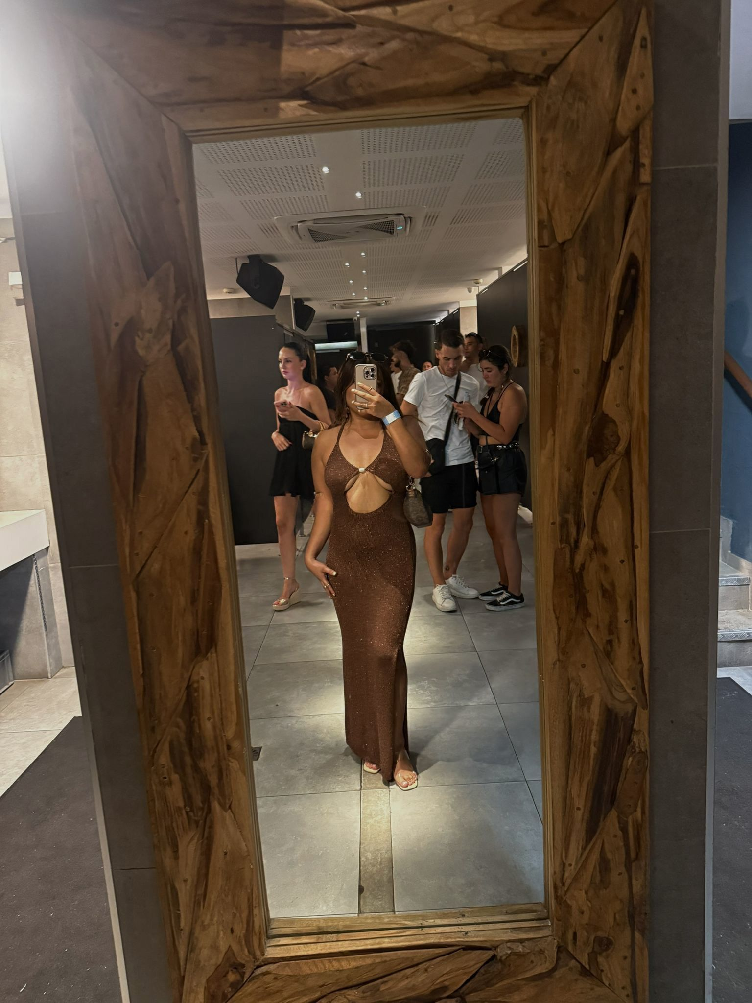697828638|LUCIANA|Chica