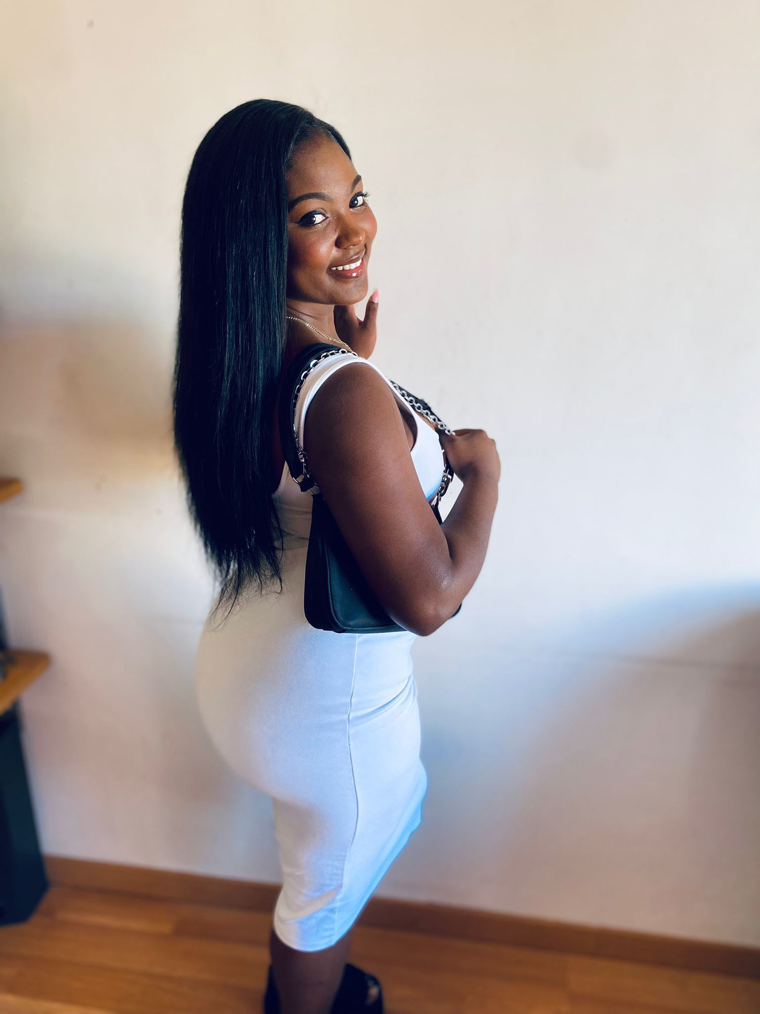 612463709|LUNA|Chica