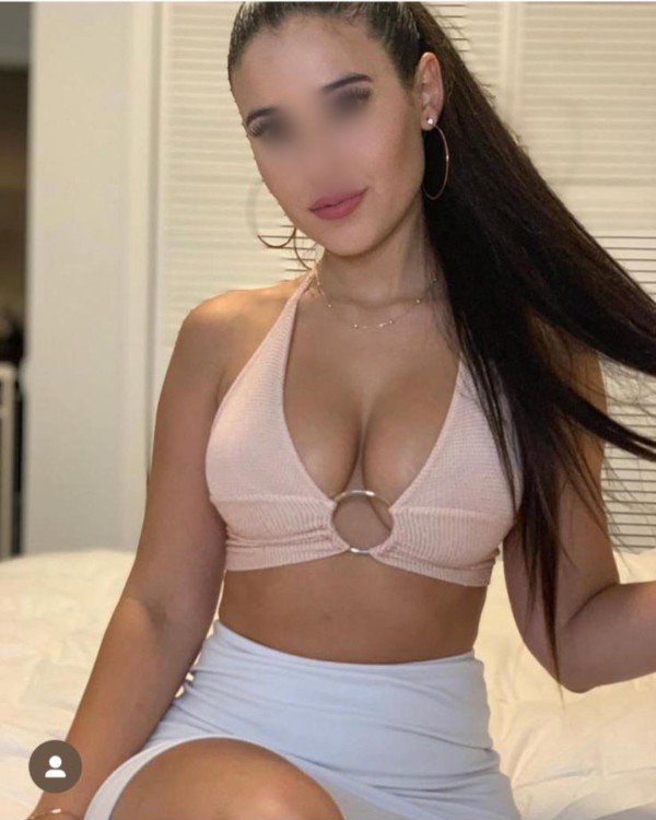 613862780|TATI|Chica