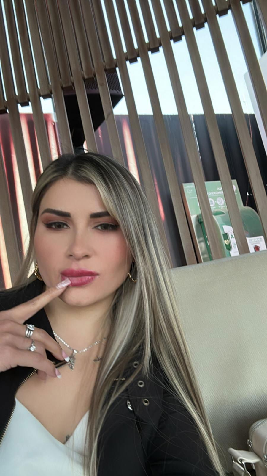 632427142|PAOLA|Chica