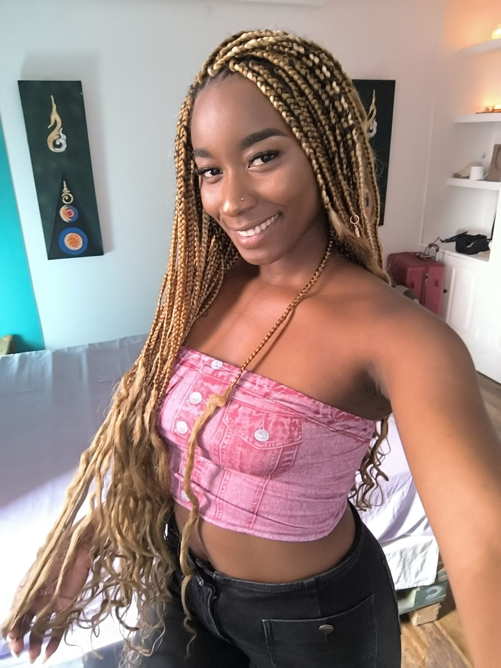687799033|YOSSELINE|Chica