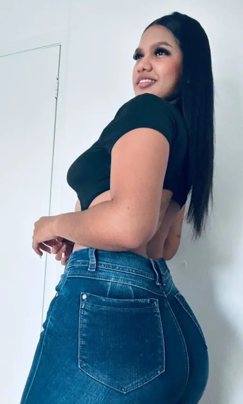 632985990|LUNA|Chica