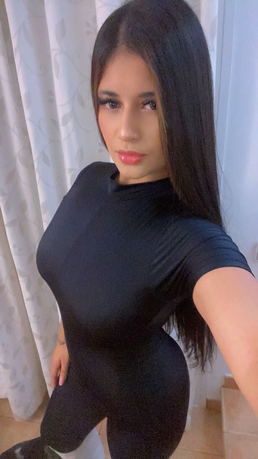 667522276|HELEN|Chica
