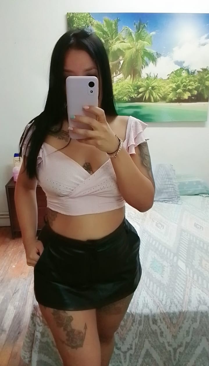 640895615|EMILY|Escort