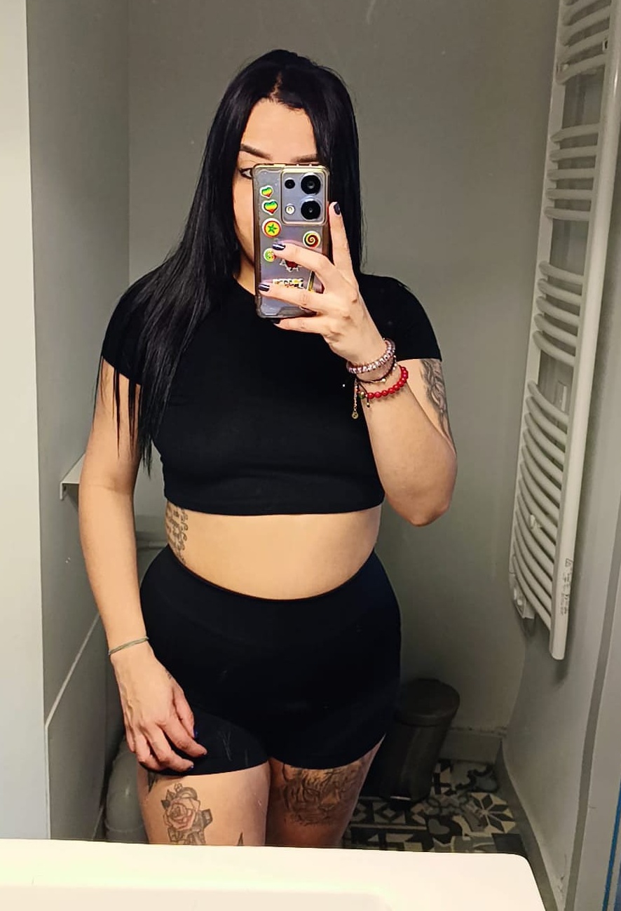 640895615|EMILY|Escort