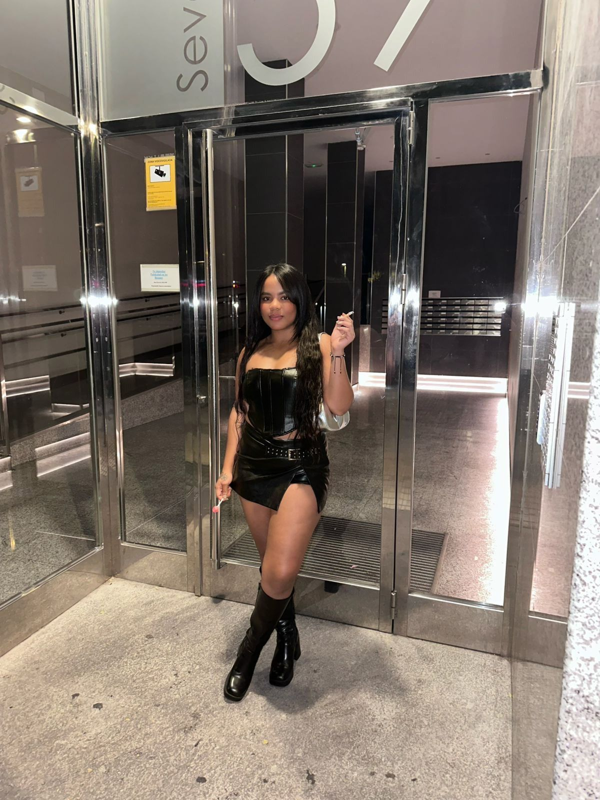 614335195|VICTORIA|Chica