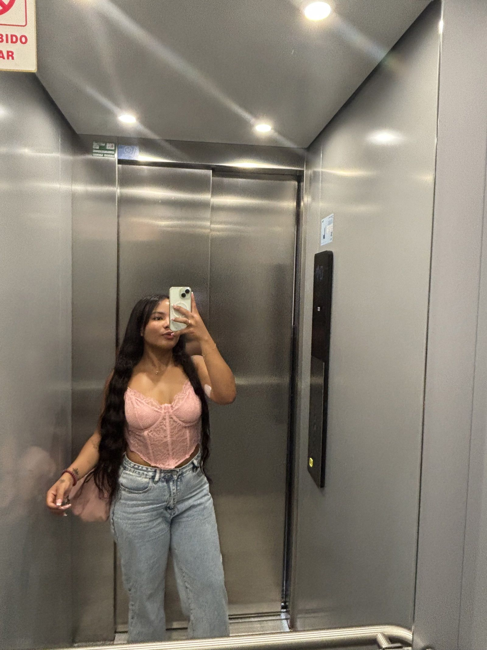 614335195|VICTORIA|Chica
