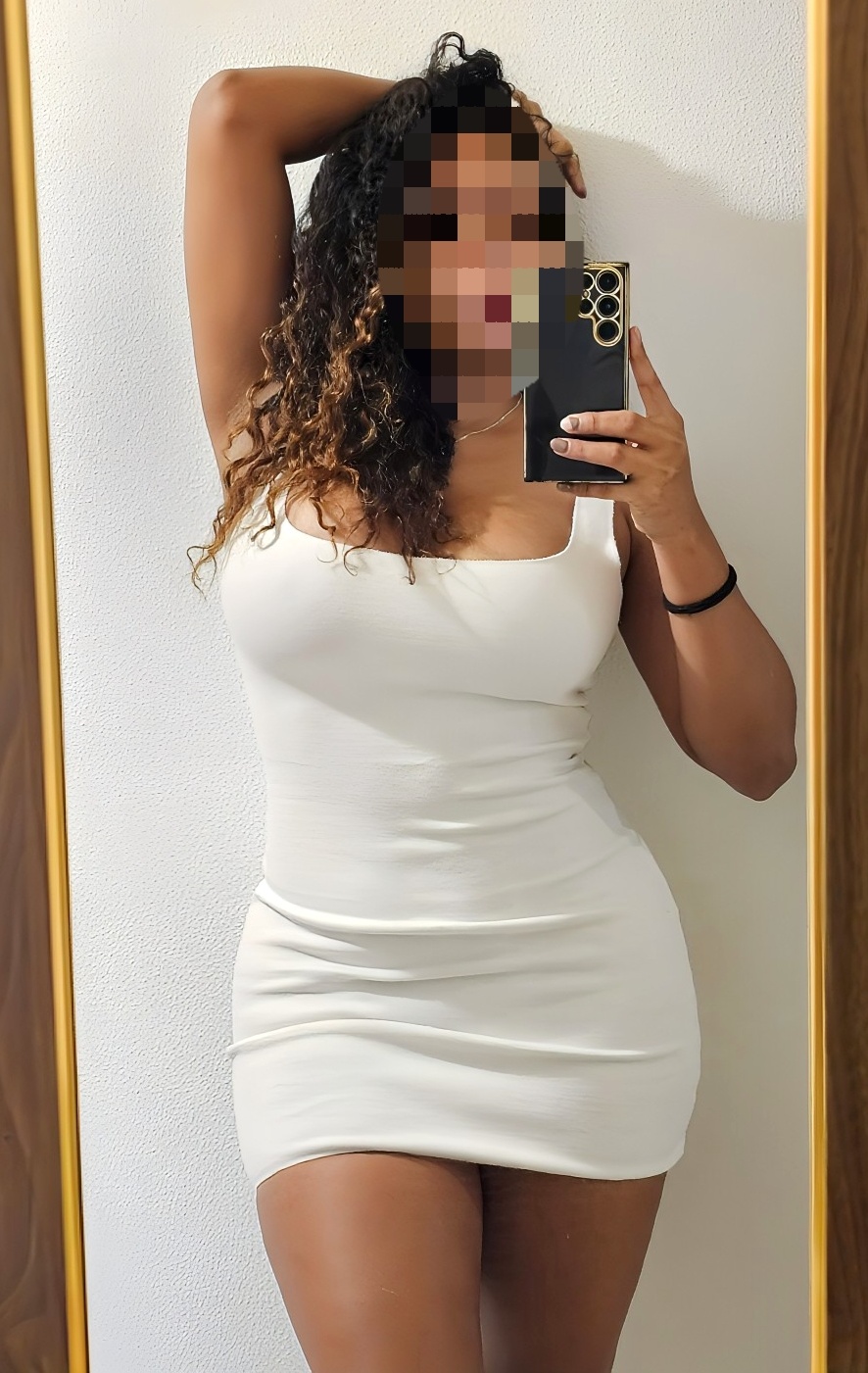 644830149 | VELVET | Chica