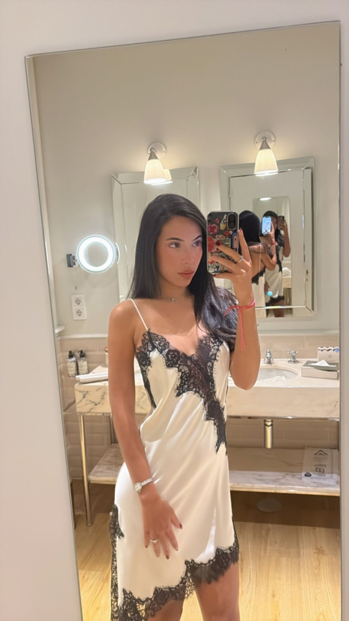 684753830|CLOE|Chica