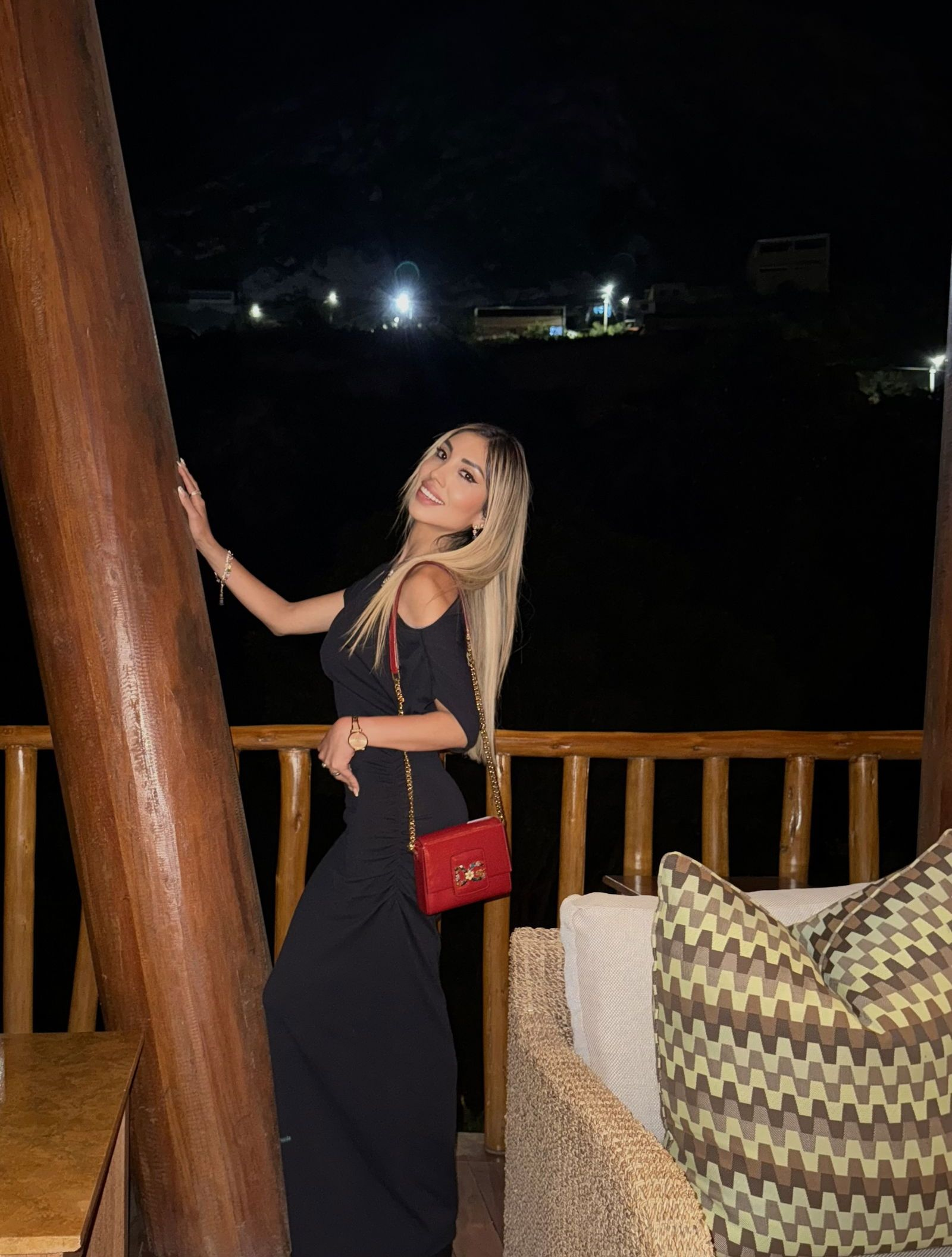 671186472|FIORELLA|Chica