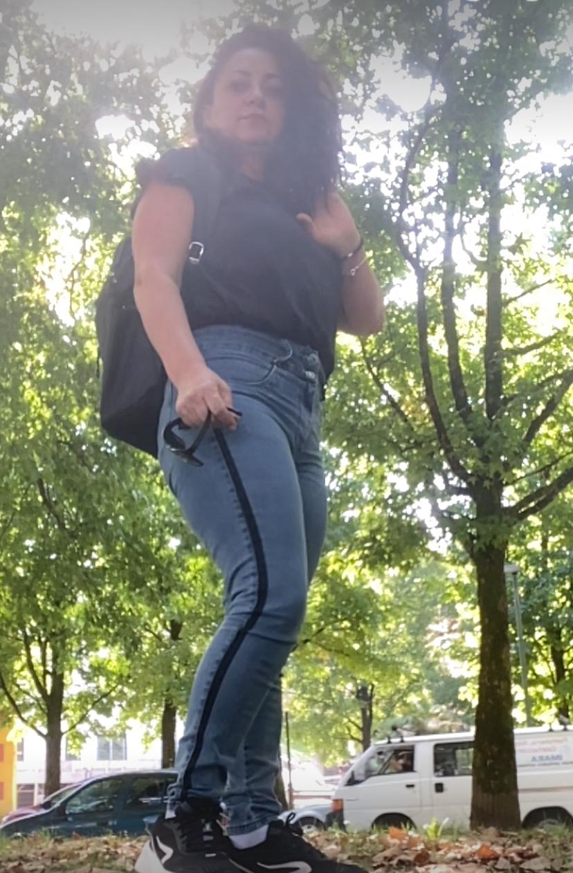 667526295|VICTORIA|Escort