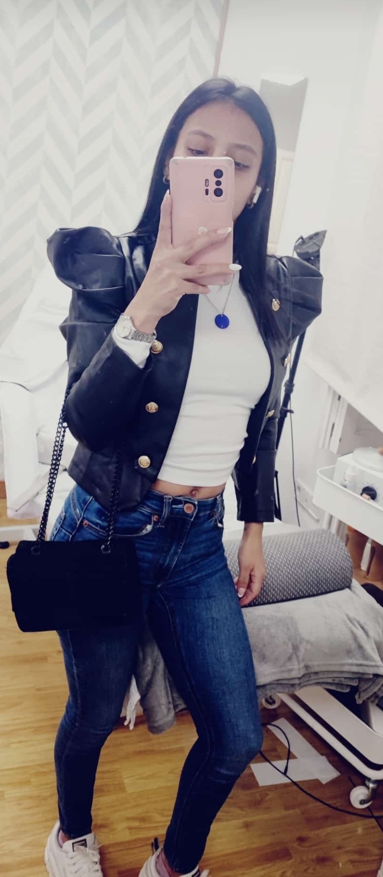 642641450 | LAURA | Chica