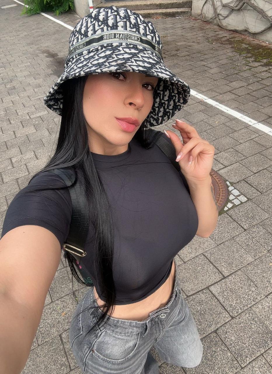 613619891 | ROXY | Chica