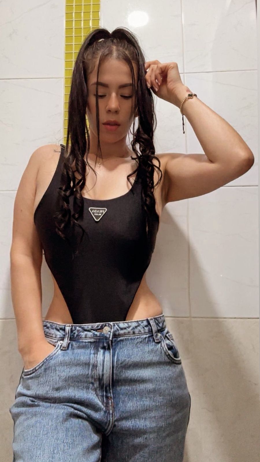 613619891 | ROXY | Chica