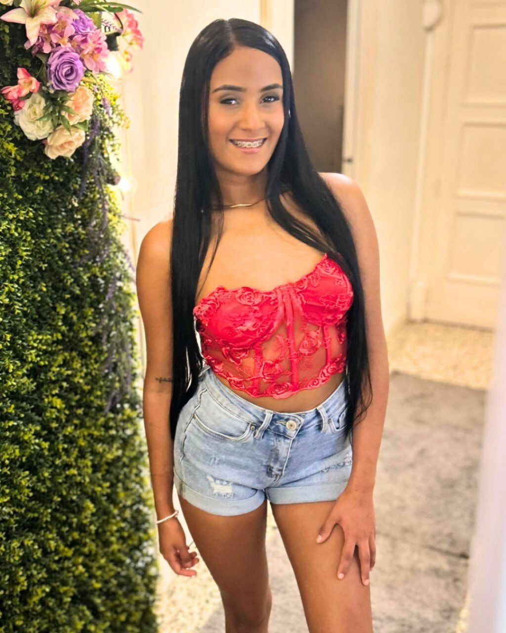 611287457 | CLOE | Chica
