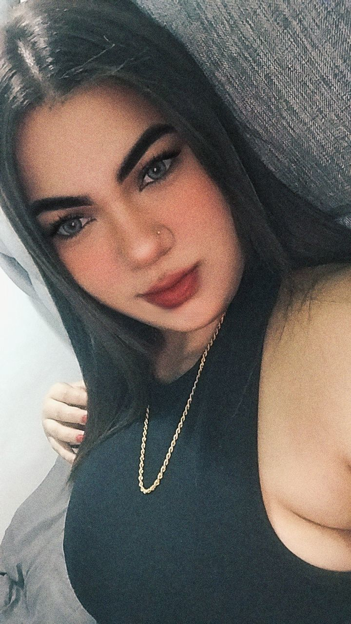 662027296 | KAMILA | Chica