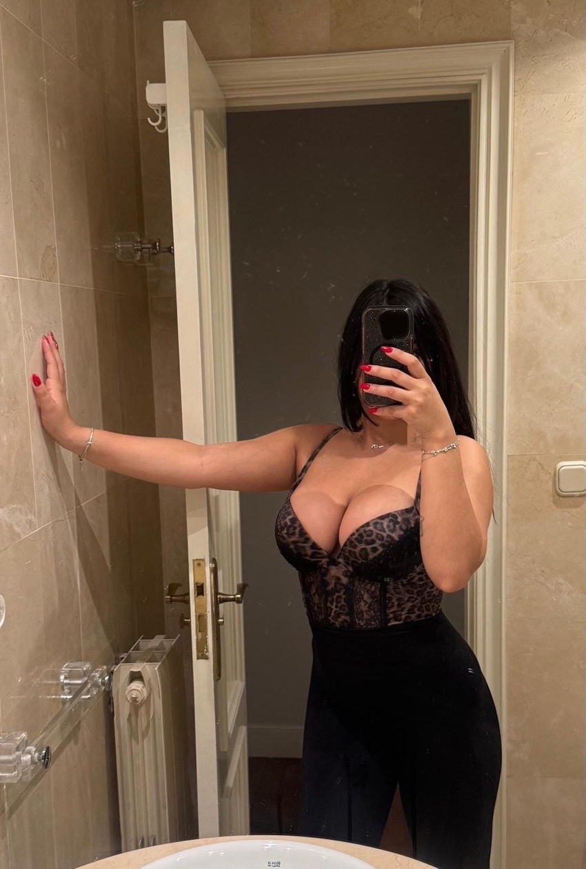 658738273 | LUISA | Chica