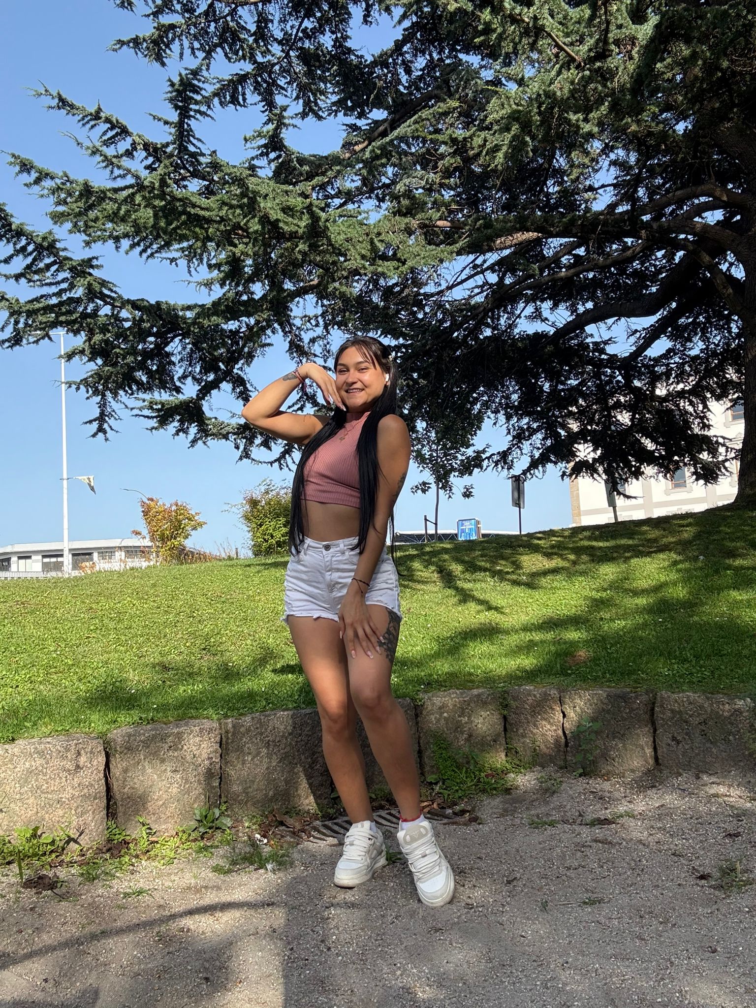 613943818 | SARAY | Chica