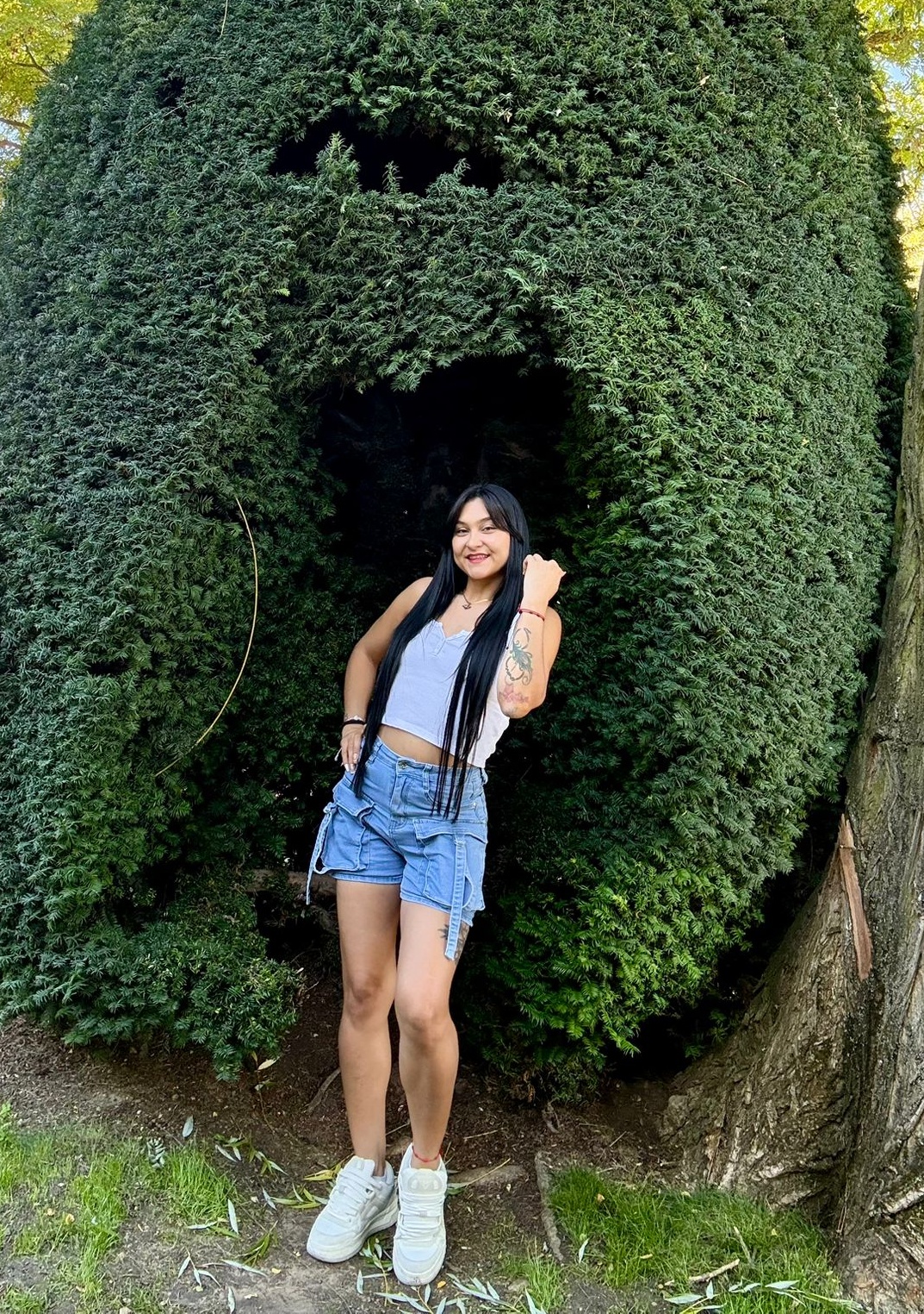 613943818 | SARAY | Chica