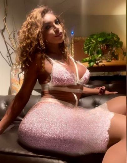 640942698 | LETIZIA | Transexual