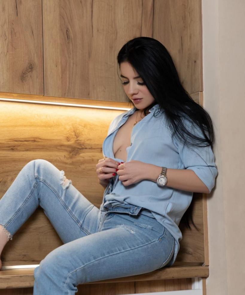 604251167 | TANIA | Chica