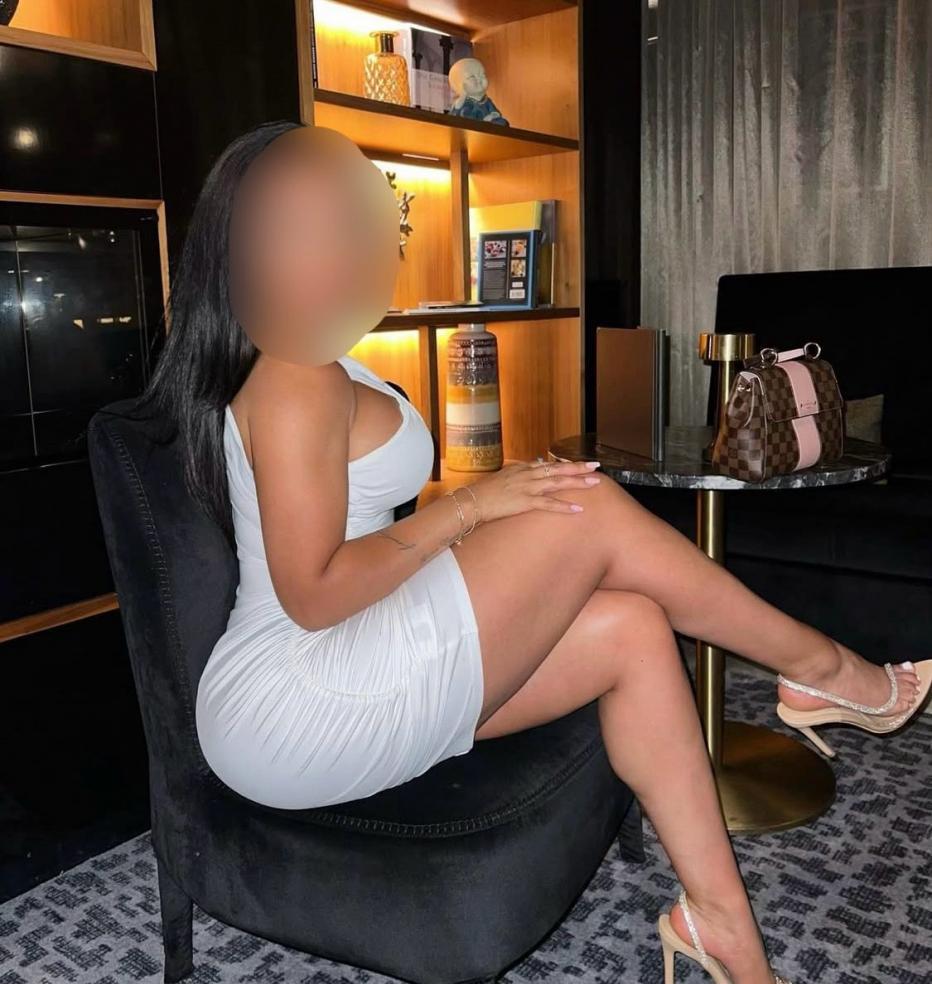 634394095 | KAREN | Chica