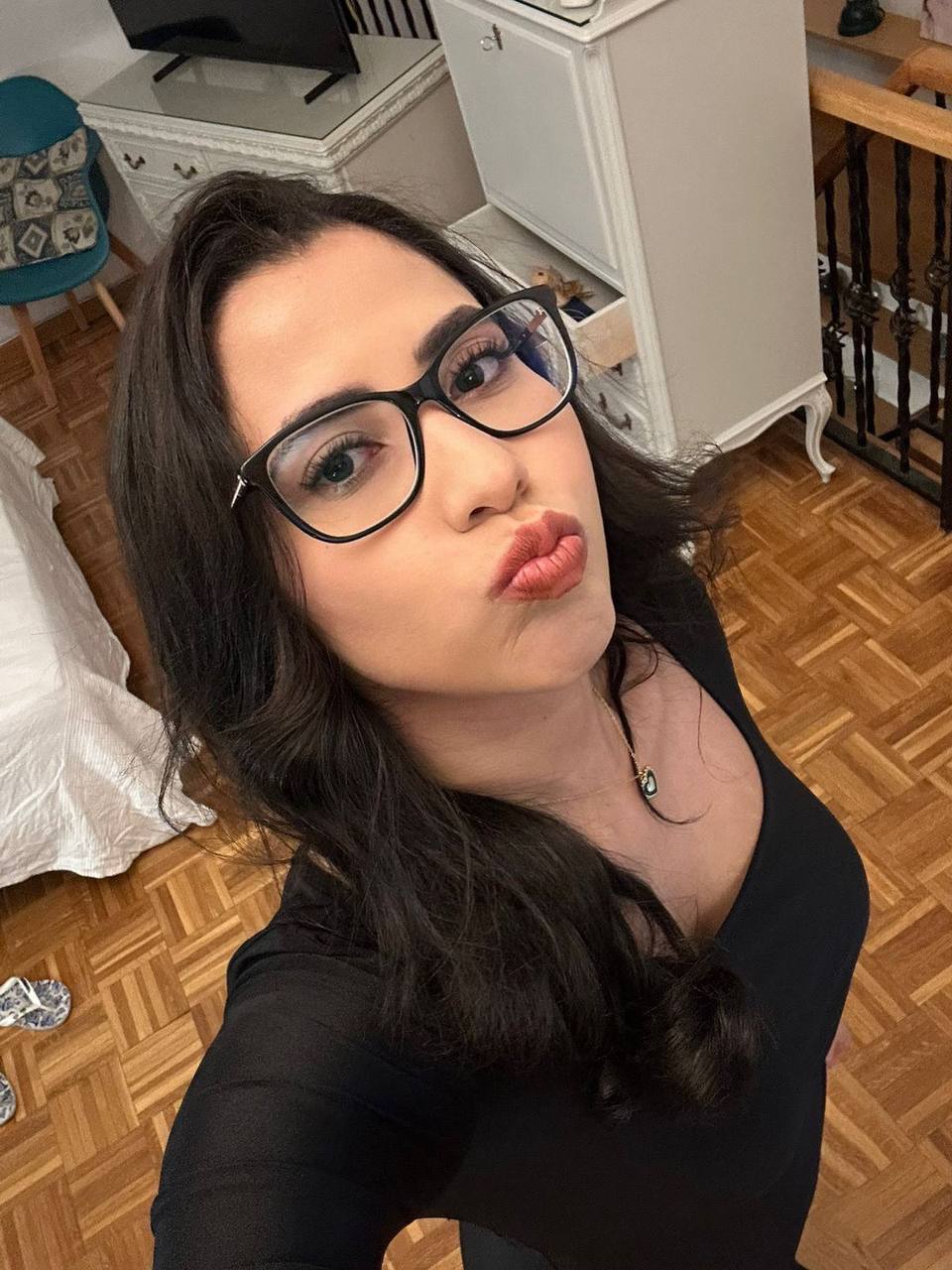 645602963 | REBECA | Chica