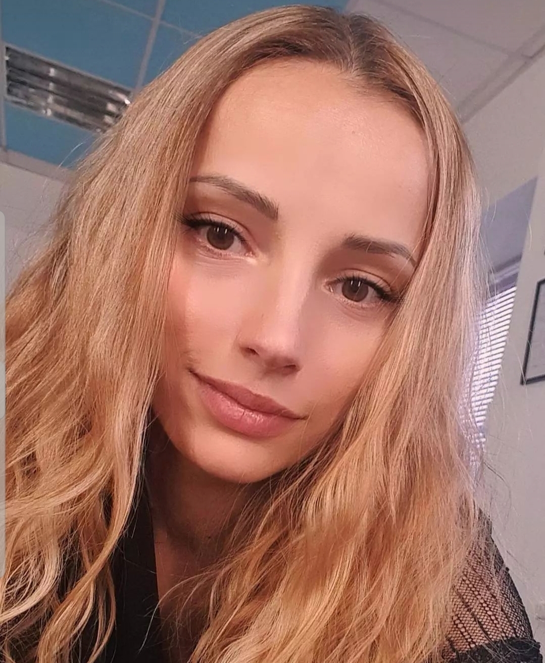 722697132 | VICTORIA | Chica