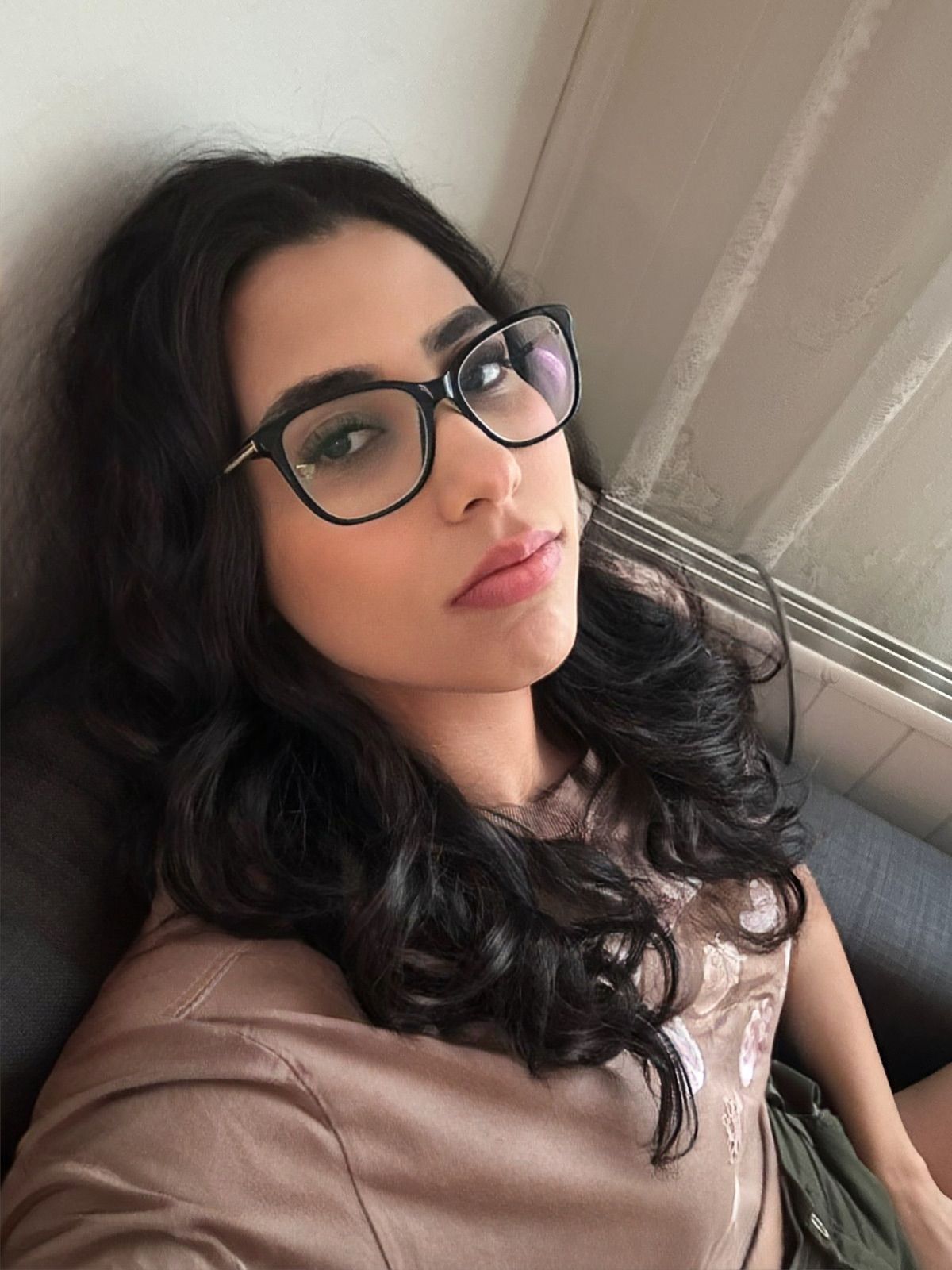 645602963 | REBECA | Chica