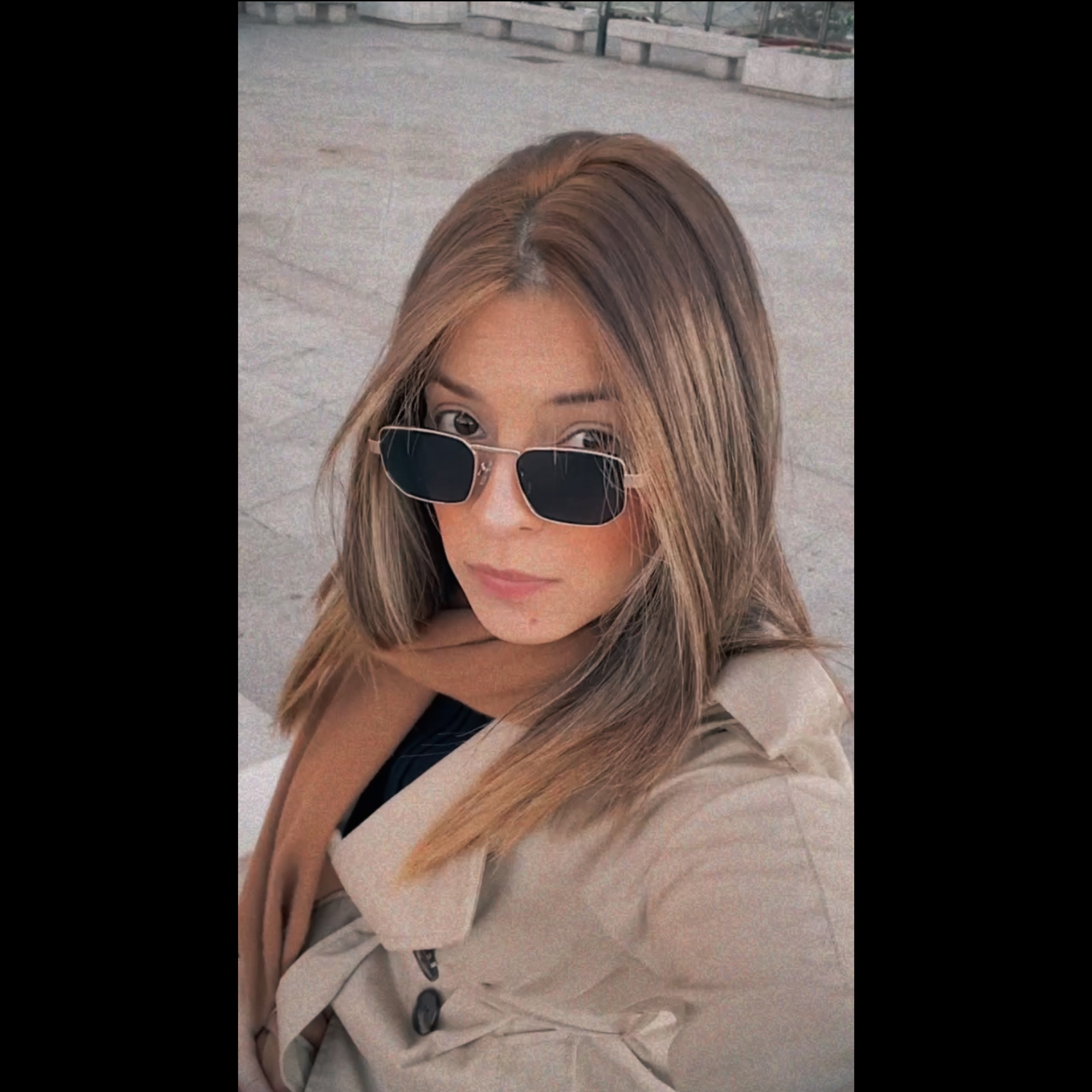 613698251 | BRENDA | Chica