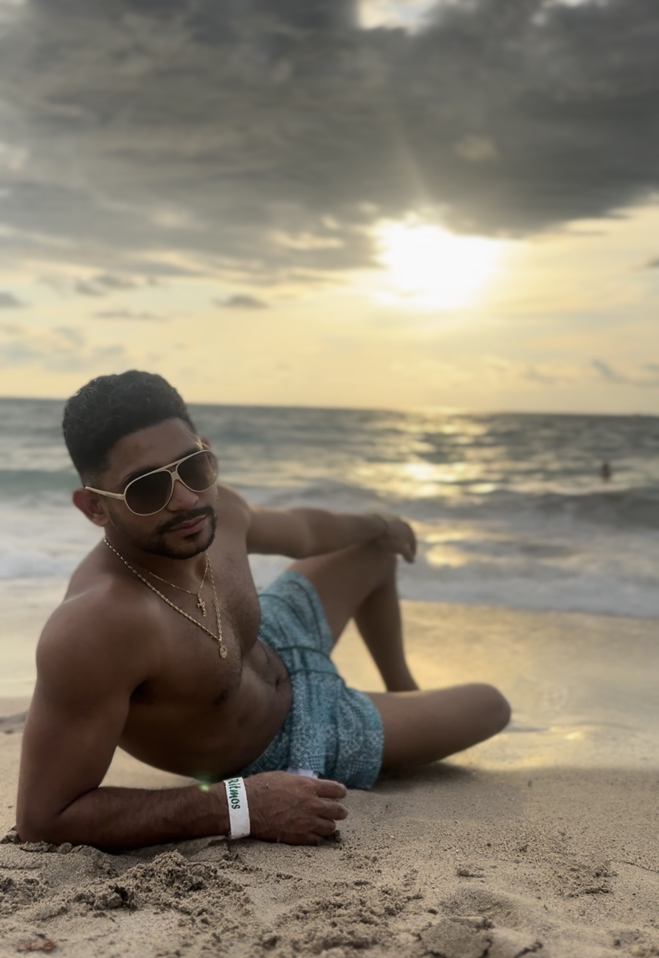 613671388 | MIGUEL | Chico