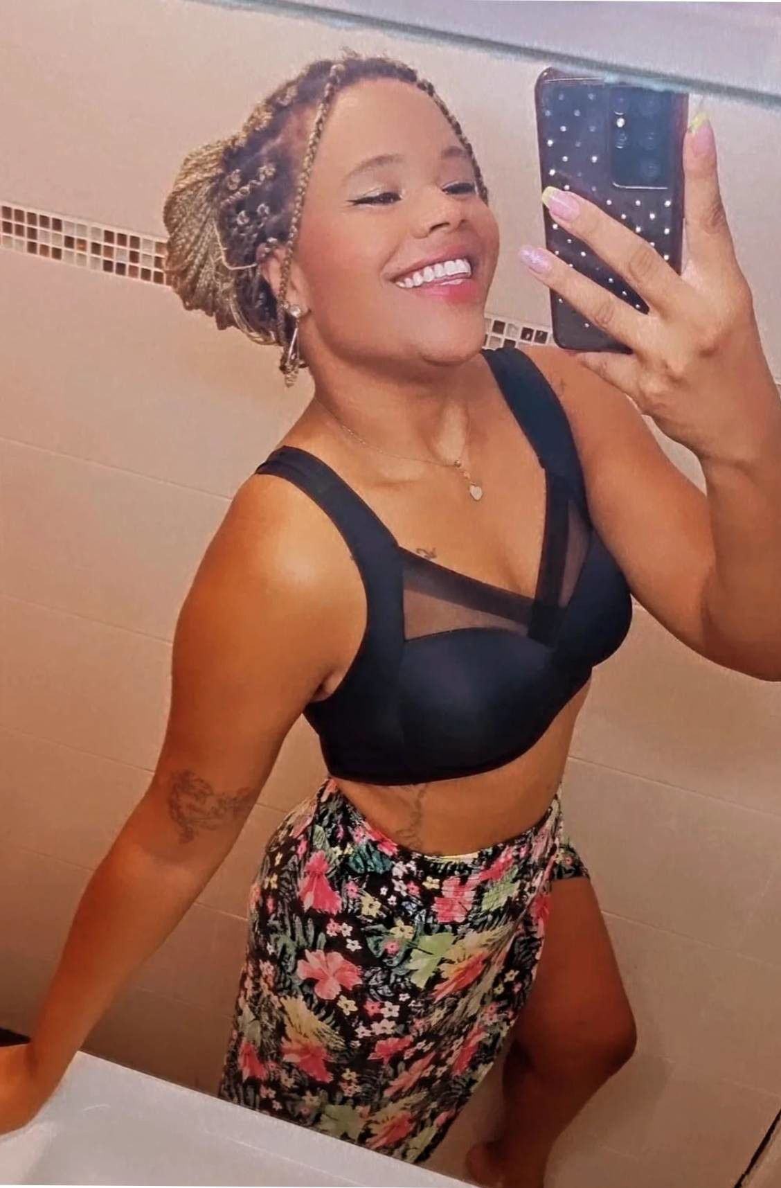 664623825 | MANUELLA | Chica