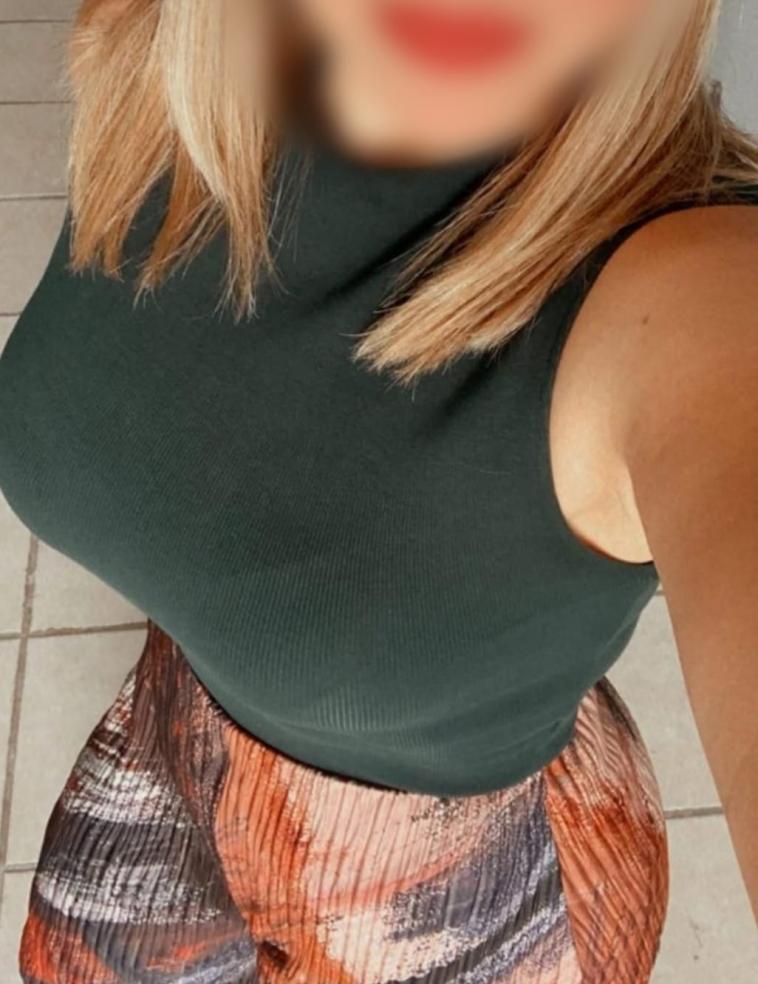 632956886 | LUZ | Chica