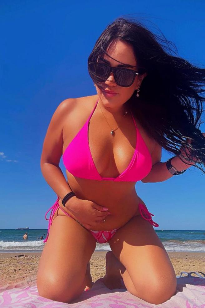 674523894 | AINARA | Chica