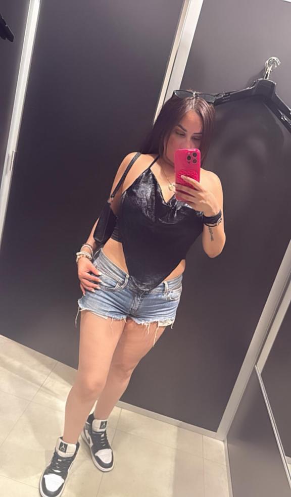 674523894 | AINARA | Chica