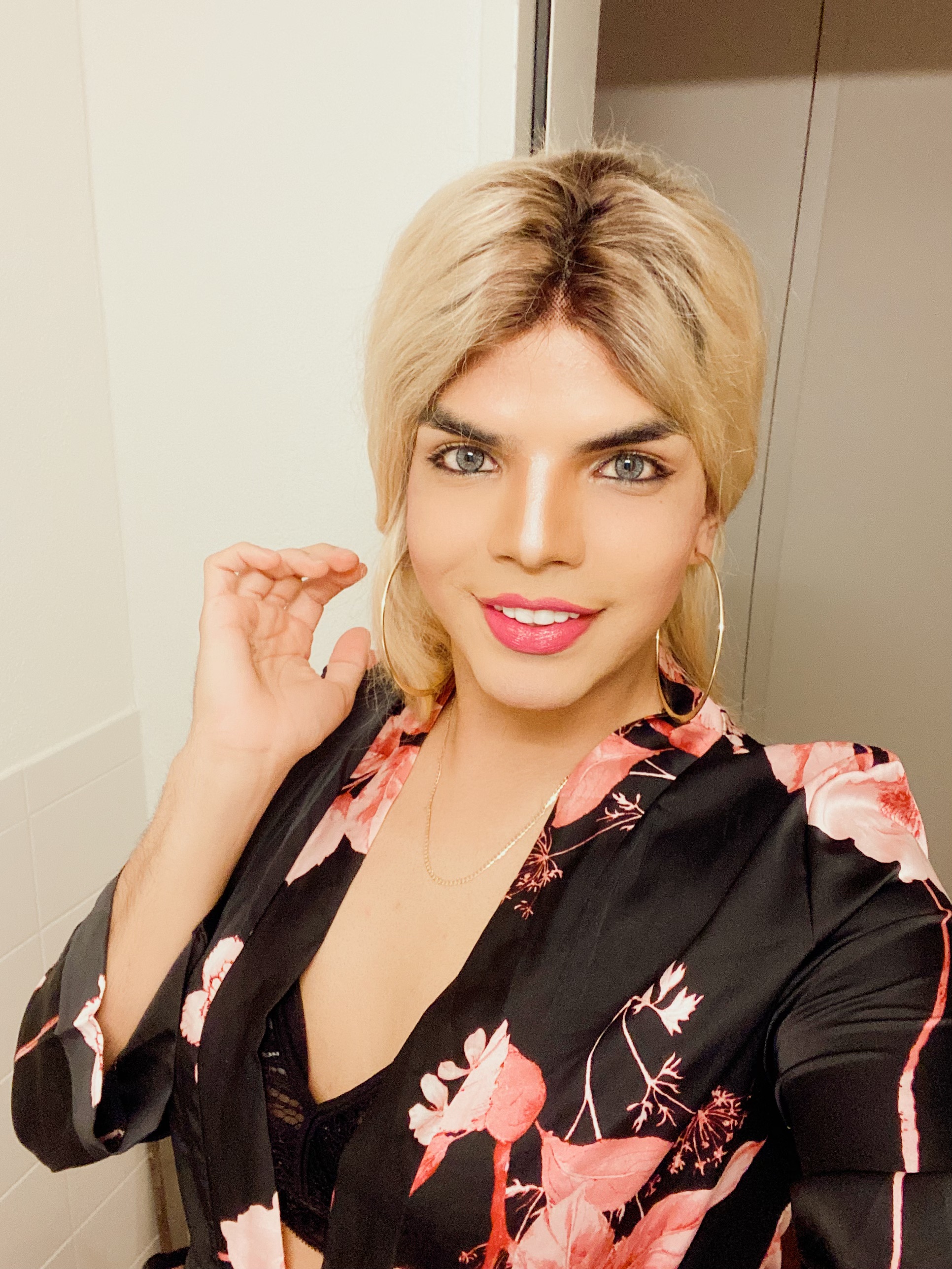 657269839 | REBEKA | Transexual