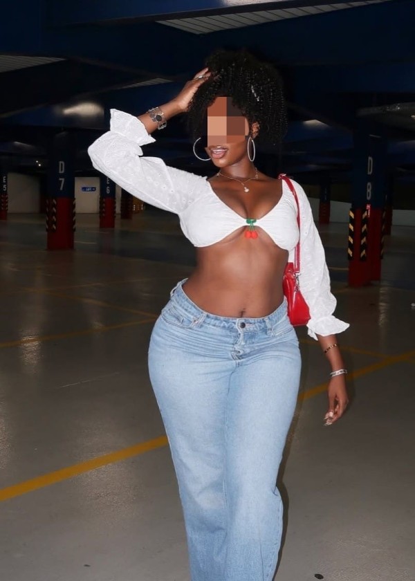 641836801 | MIA | Chica