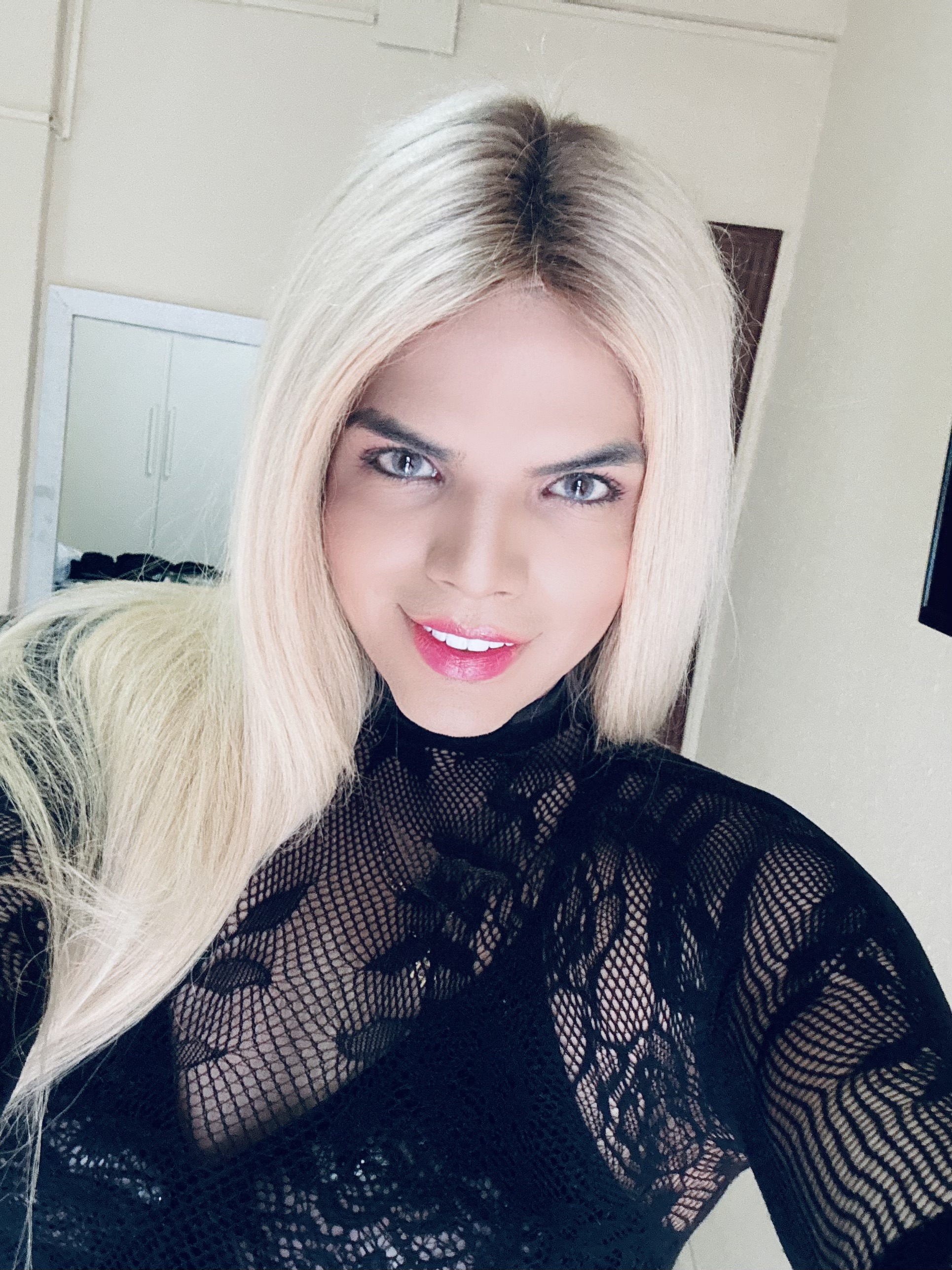 657269839 | REBEKA | Transexual
