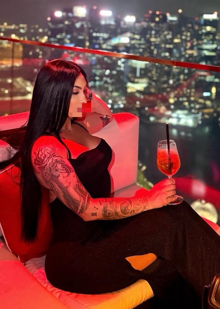 610158906 | MEL | Chica