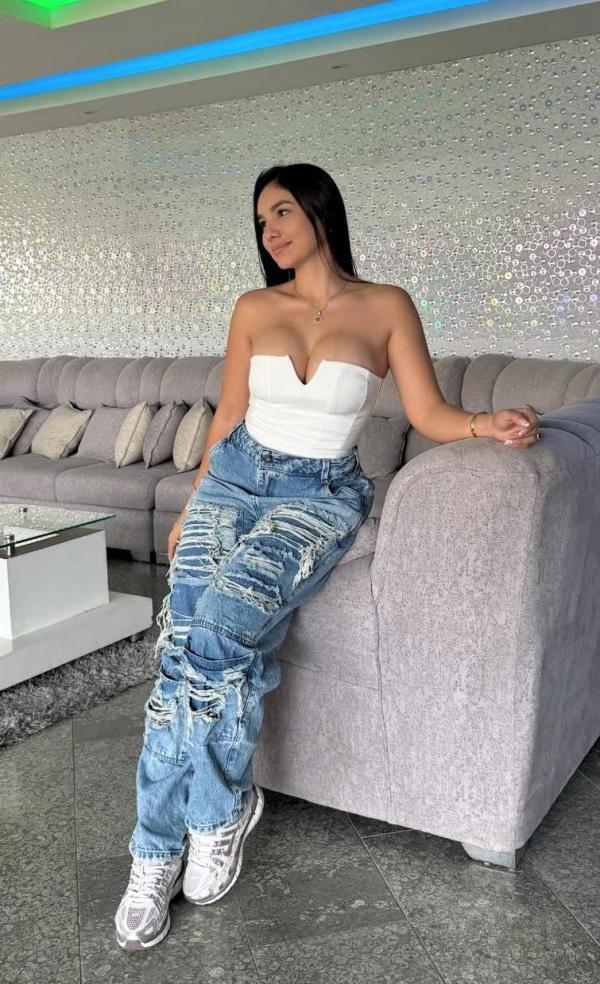 711210410 | JEI | Chica