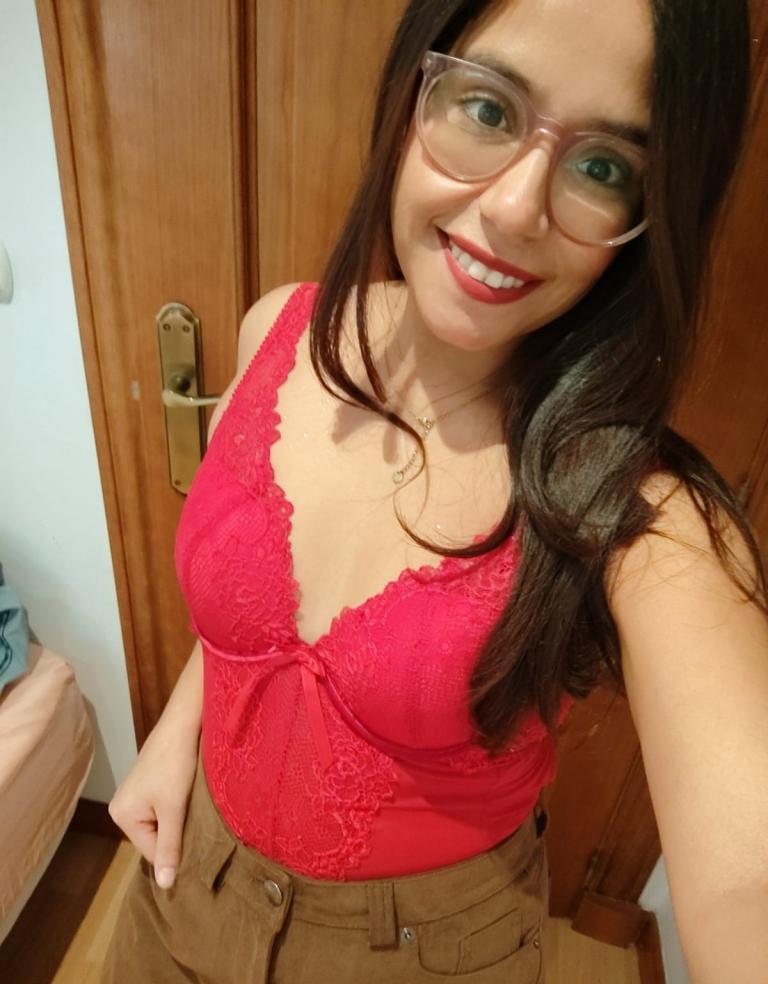 697734316 | TING | Chica