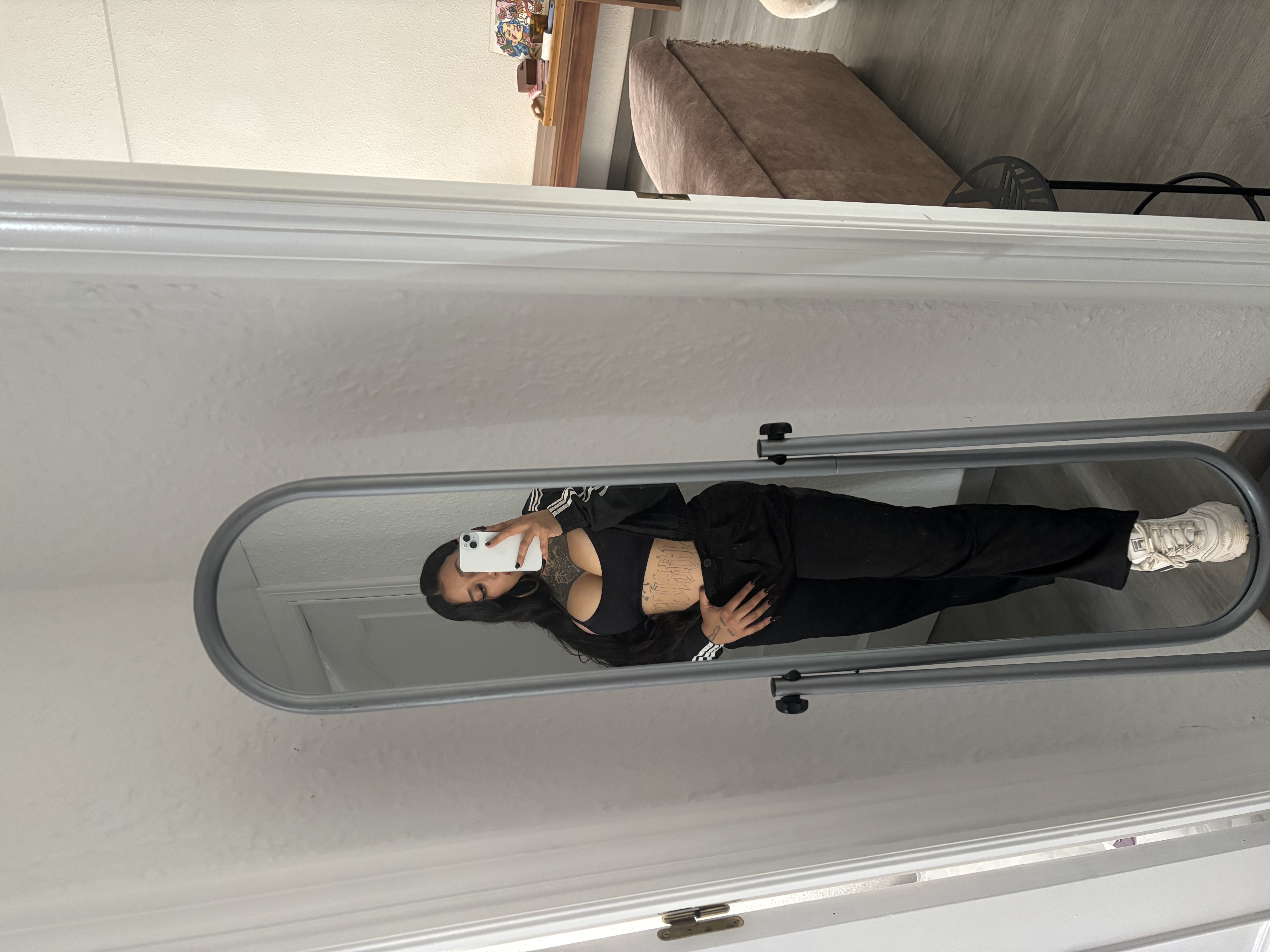 745076356 | DESIRE | Chica