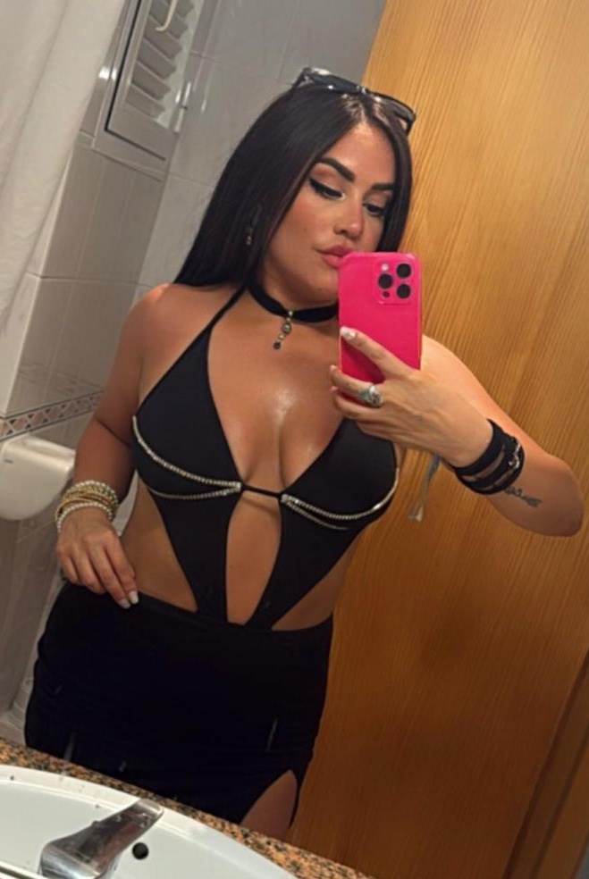 674523894 | AINARA | Chica