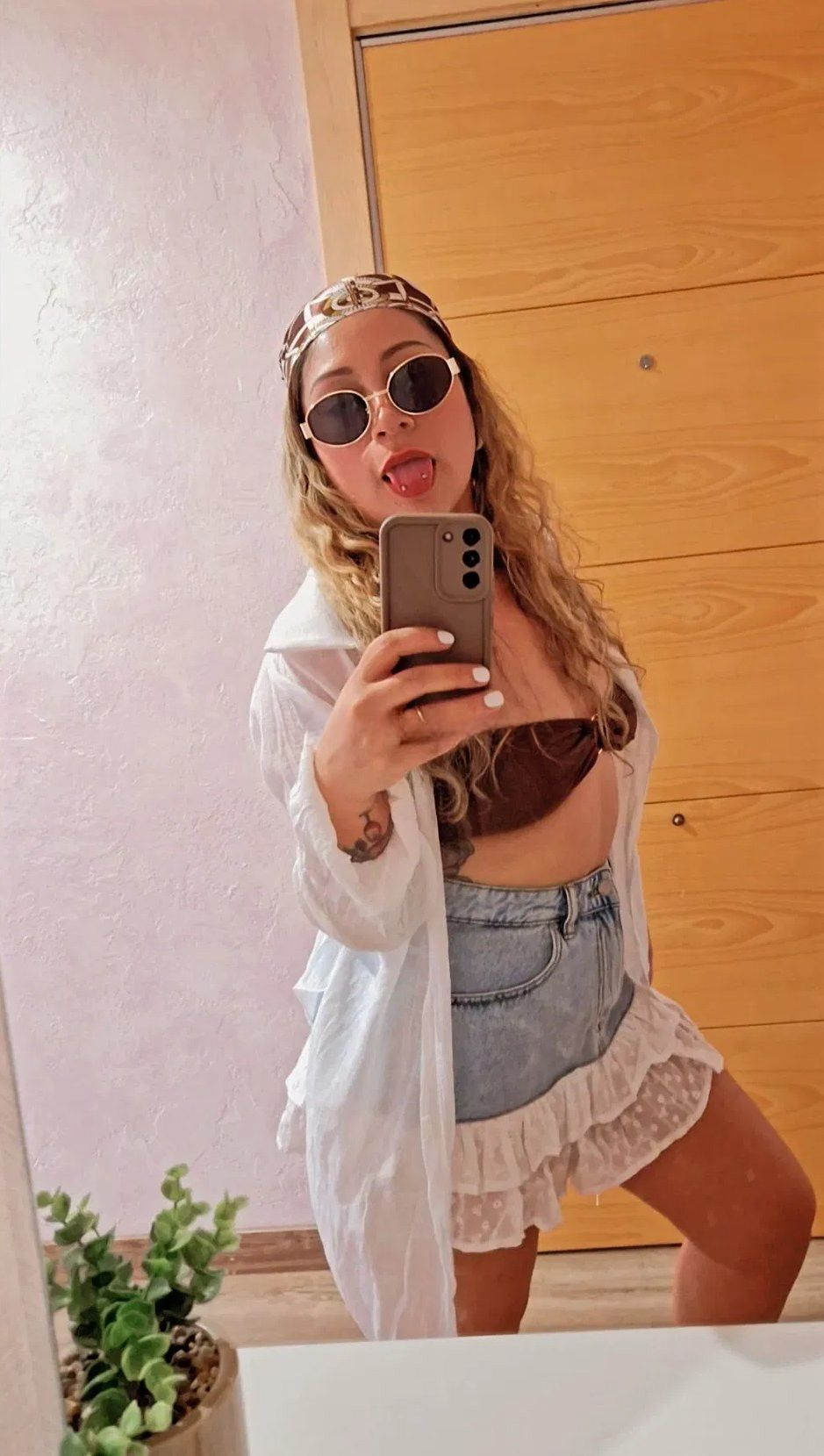 607588239 | DANIELA | Chica