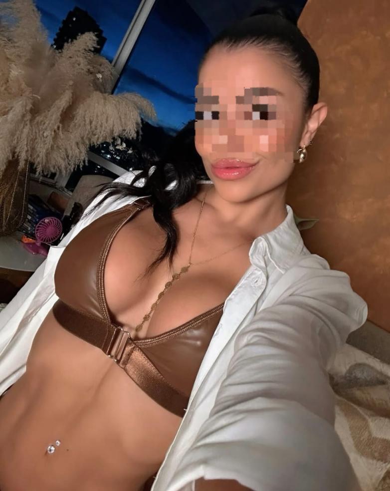 624879377 | GABY | Chica