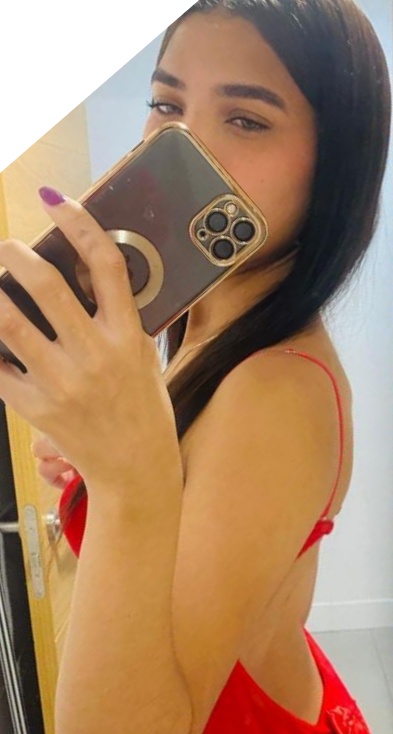 632263296 | ELENA | Chica