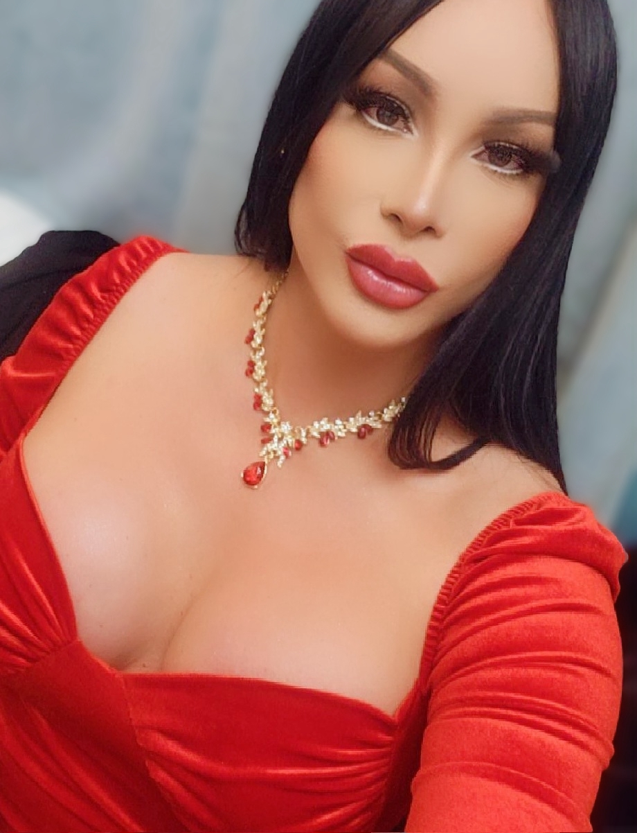 614852718 | DIANA | Transexual