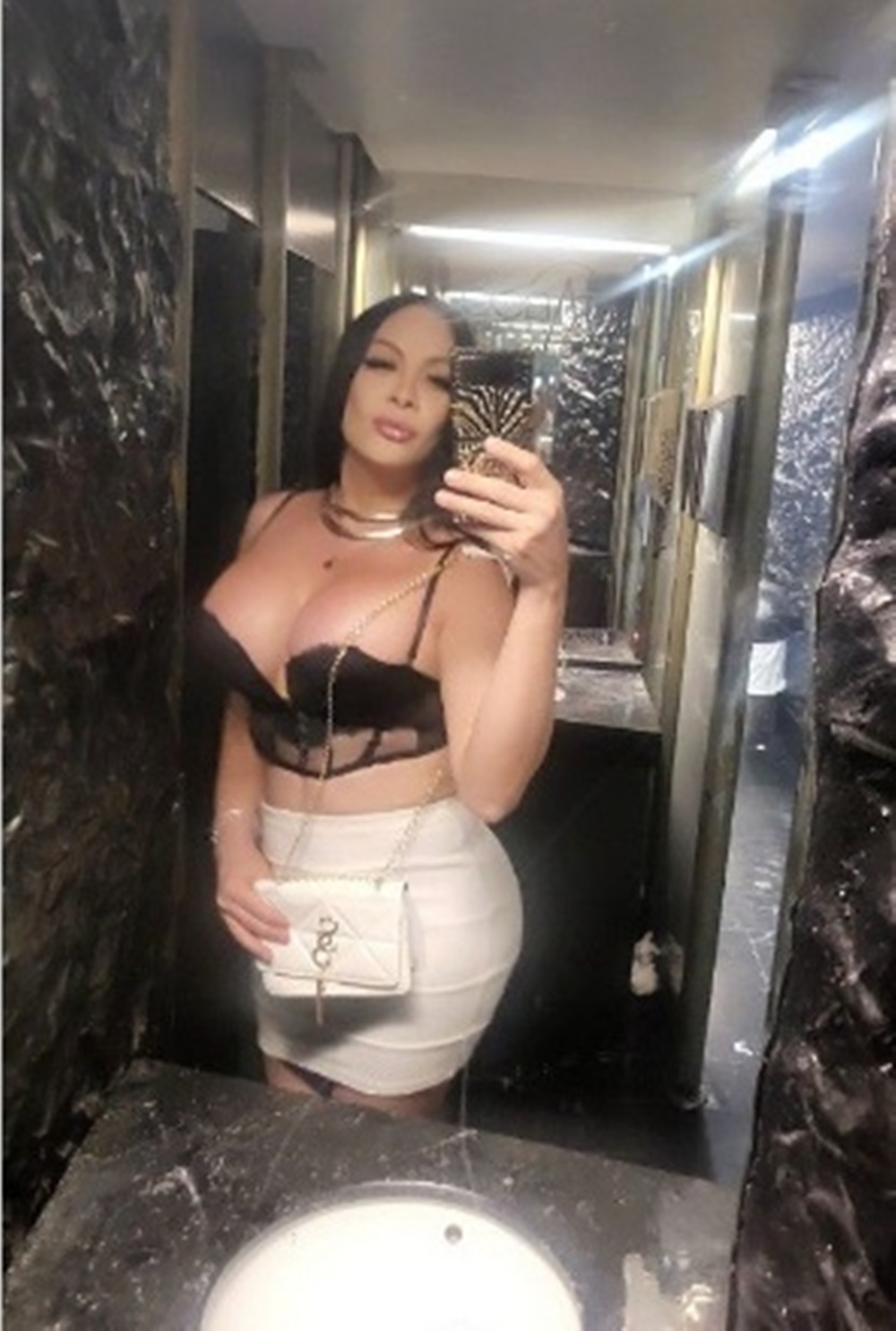 614852718 | DIANA | Transexual