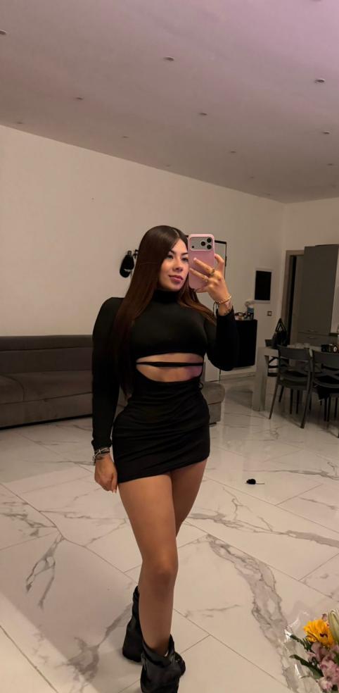 615547989 | MELANY | Chica