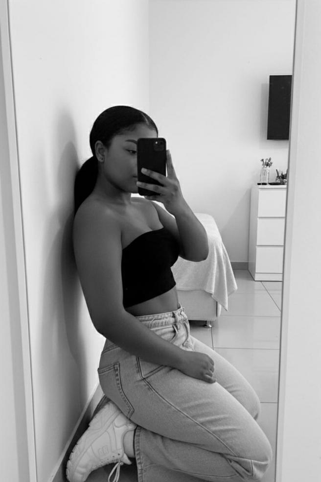 643363917 | LARA | Chica